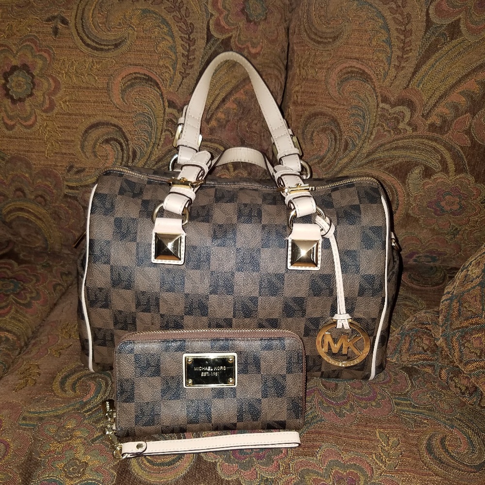 MICHAEL KORS CHECKERBOARD GREYSON SATCHEL AND MATC